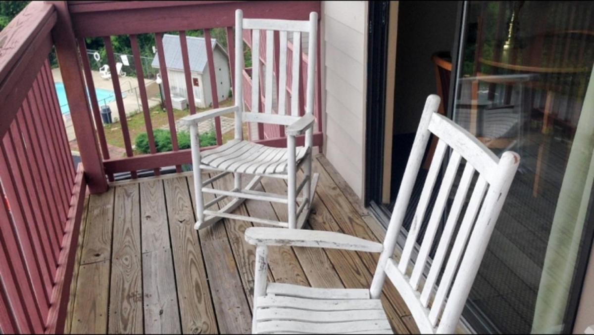 Popular attractions Area Nearby Property